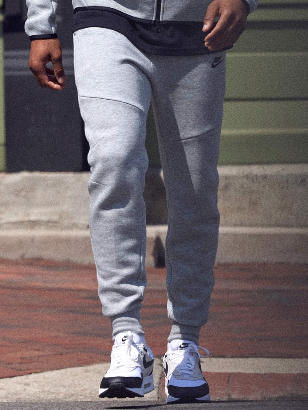 Nike Men's Light Gray Tech Fleece Joggers